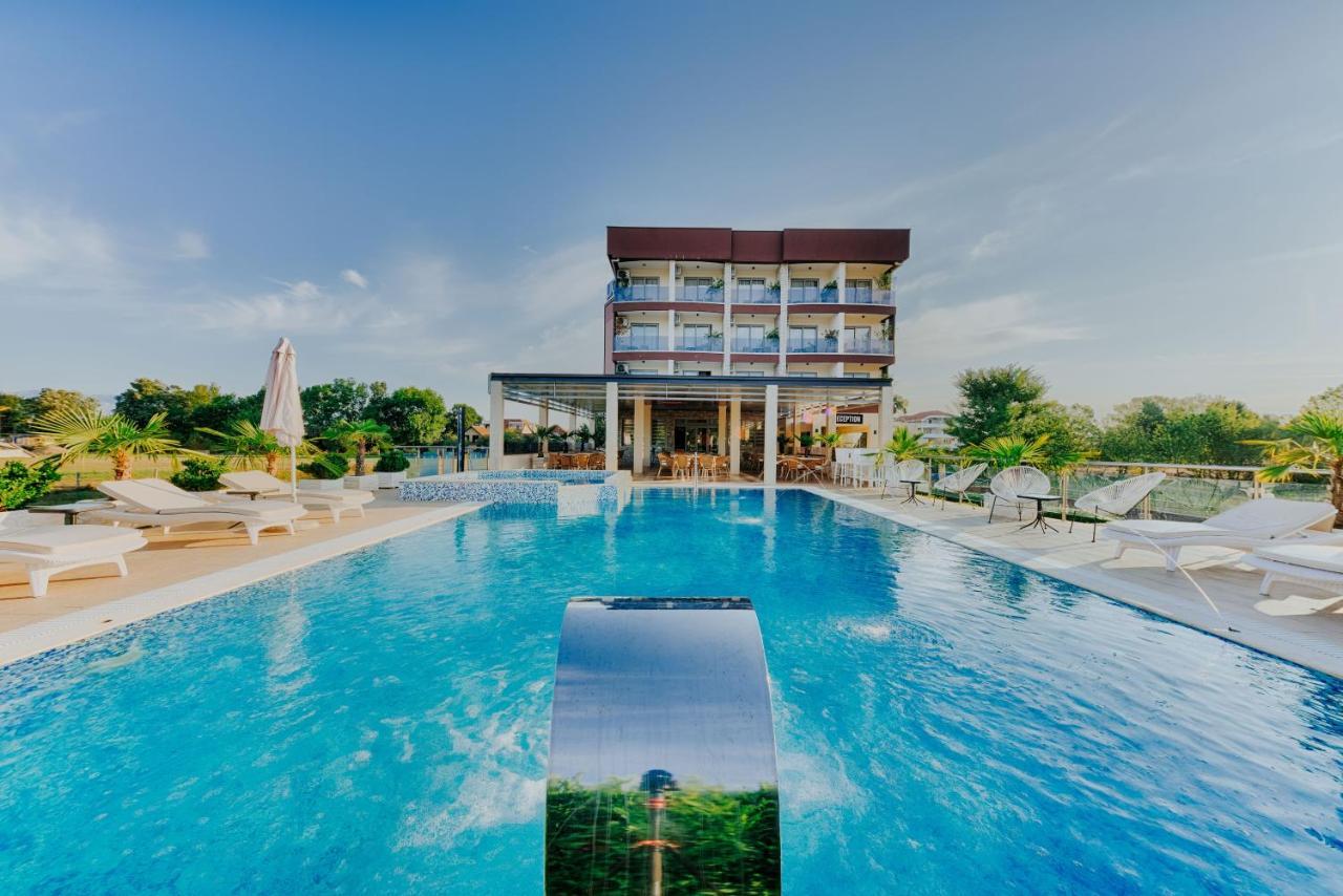 Hotel Lion Улцинь Экстерьер фото