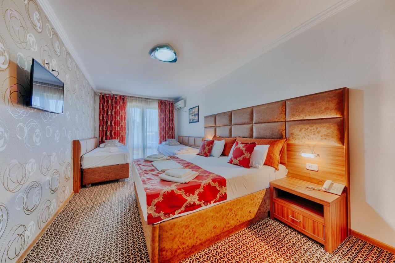 Hotel Lion Улцинь Экстерьер фото