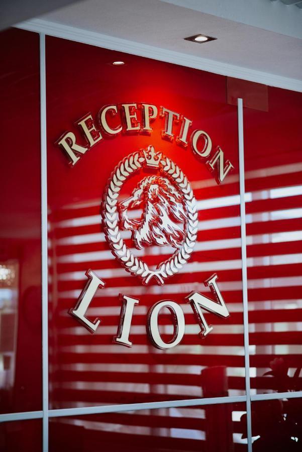 Hotel Lion Улцинь Экстерьер фото