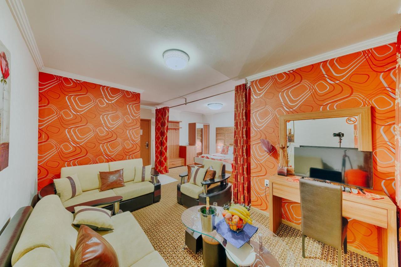 Hotel Lion Улцинь Экстерьер фото